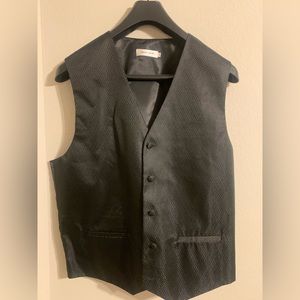 Men’s Pierre Cardin, black dress vest